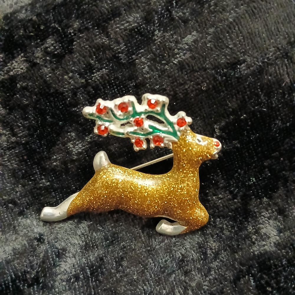 Avon Holiday Cheer Pin